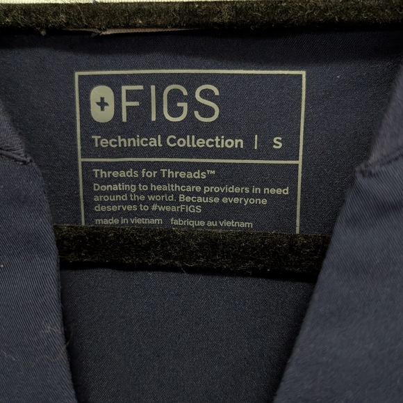 FIGS Scrub Top Technical Collection, Navy - Picture 4 of 4